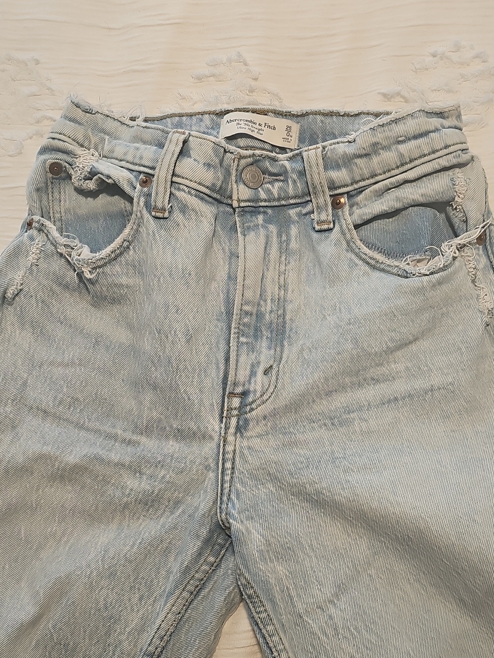 Abercrombie & Fitch Light Wash High-Rise Distressed Women's Jeans